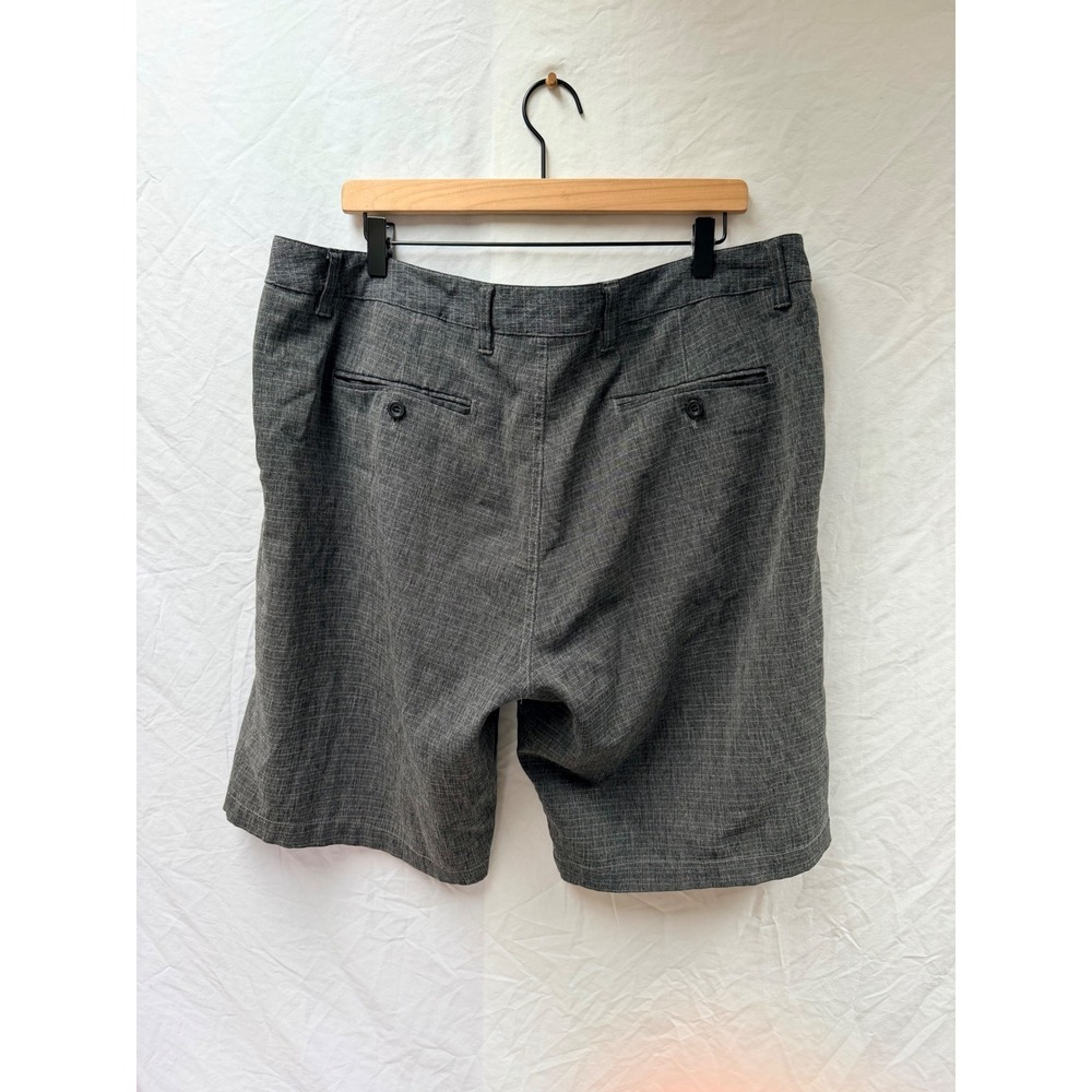 Travis Mathew Beck Mens Golf Shorts Dark Grey Heathered Size 38 Performance - Picture 2 of 7
